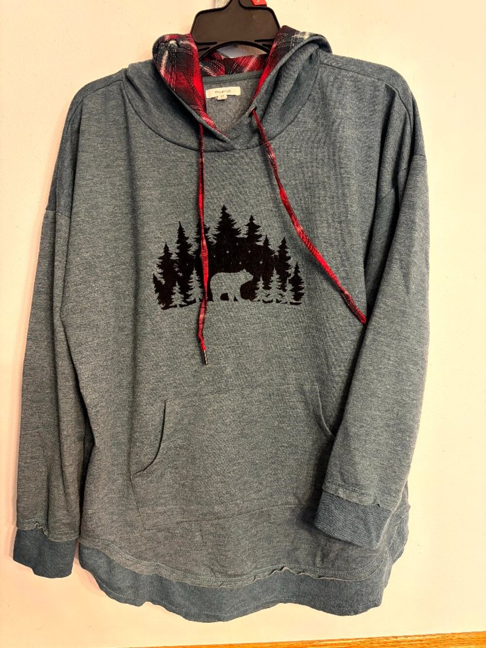 Maurices Women's Hoodie sweatshirt Size XL Woods Bear Green